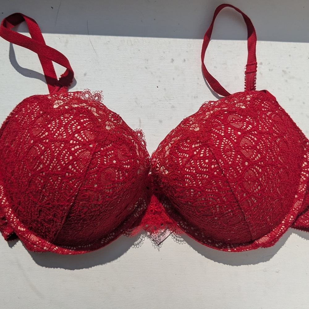 Victoria's Secret Red Lace Bra with Underwire Support